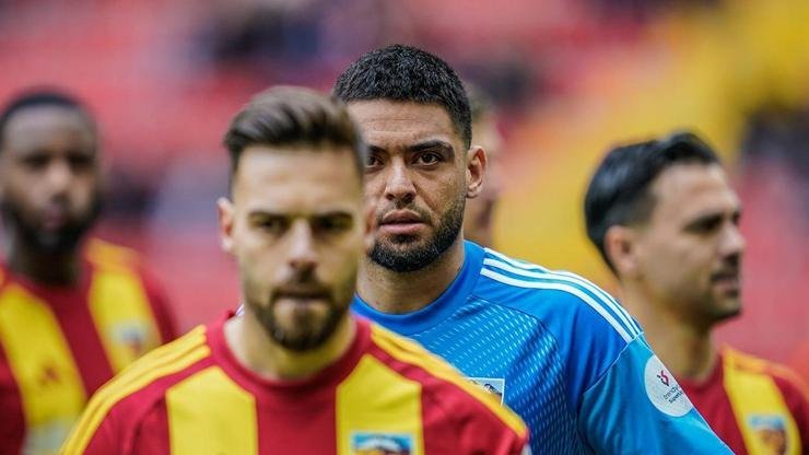 Kayserispor taraftarları, kaleciden gol giyen Bilal’e tepki gösterdi Kaynak:İHA Süper Lig’de mücadele veren Kayserispor’da Kasımpaşa mağlubiyeti kadar kaleci
