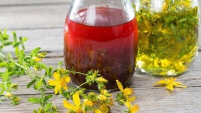 Kırmızı Kantaron Yağı Faydaları Nelerdir? Neye İyi Gelir? Kırmızı Kantaron Yağı Az Bilinen Faydaları Kantaron Yağı Kantaron yağı iki farklı şekilde bulunmaktadır. Sarı kantaron