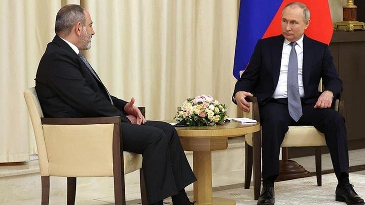 Kaynak:AFP-AP Rusya Devlet Başkanı Vladimir Putin, dün (01.04.2026) düzenlenen resmi