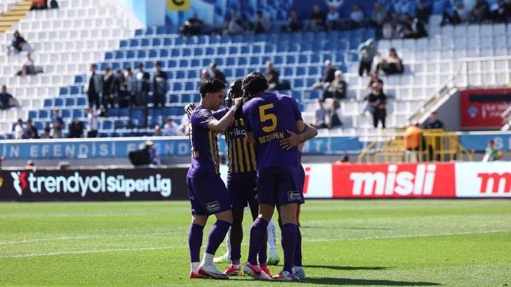 Kaynak: DHA Süper Lig’in 31’inci haftasında ikas Eyüpspor sahasında Gaziantep