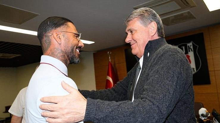 Kaynak:Cnnturk.com Beşiktaş’ın efsane futbolcularından Ricardo Quaresma, Tüpraş Stadyumu’nda Başkan Serdal