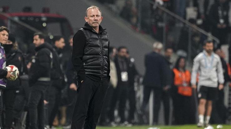 Kaynak:Cnnturk.com Ziraat Türkiye Kupası çeyrek finalinde sahasında ağırladığı Corendon Alanyaspor’u