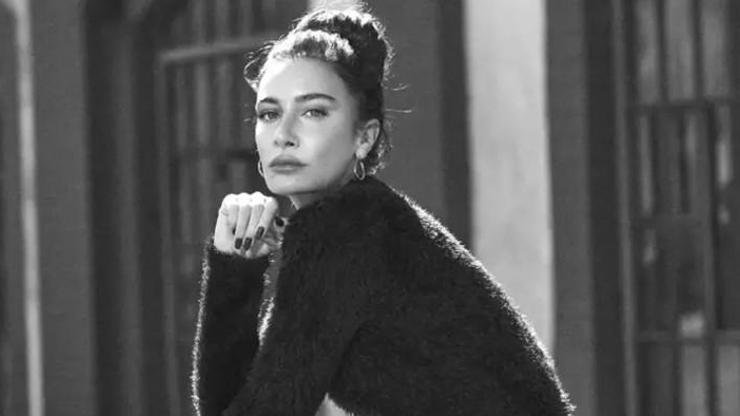 Sıla, Radyo D’de ‘Kafa Yüksek Kalp Kırık’ı anlattı! 11 Nisan’da İstanbul Volkswagen Arena’da sezonu açan Sıla, Radyo D’ye konuk oldu.