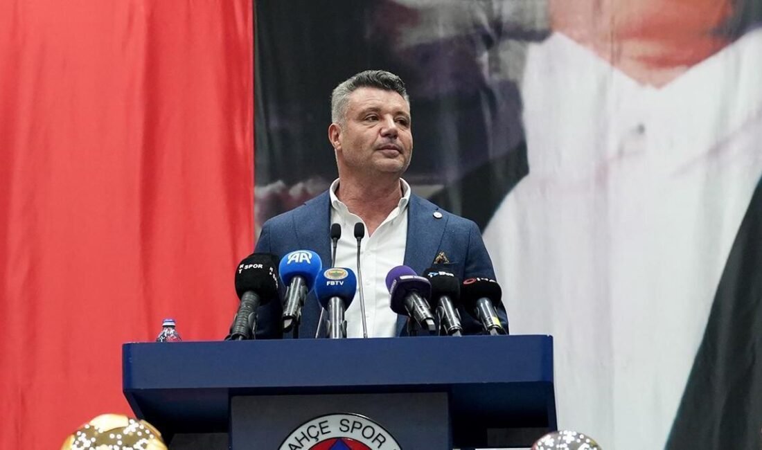 Fenerbahçe’de derbinin ardından Domenico Tedesco dönemi sona erdi. Sarı-lacivertliler, teknik