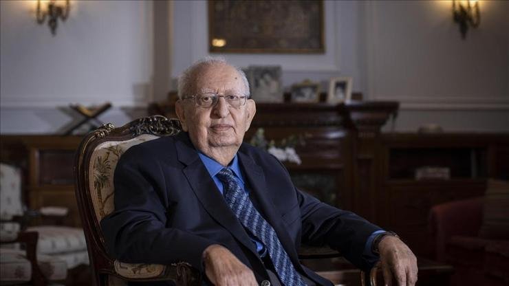 Eski Türkiye Büyük Millet Meclisi Başkanı&nbsp;Hüsamettin Cindoruk, 25 Aralık 2025