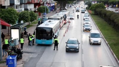 Toplu ulaşım araçlarına yönelik denetim ANTALYA, (DHA) – ANTALYA Büyükşehir Belediyesi, vatandaşların toplu taşıma hizmetlerinden