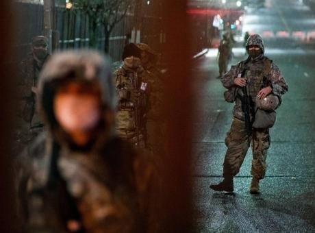 ABD’de askeri operasyon bahislerinde içeriden bilgiyle milyonlarca dolar kazandılar! CBS News kanalının haberinde, ABD’nin 3 Ocak’ta Venezuela’da Devlet Başkanı