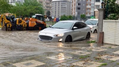 Anıl ATAR-Uğur SELÇUK-Yaşar SERİNTÜRK/ADANA, (DHA)- ADANA’da etkili olan sağanak nedeniyle