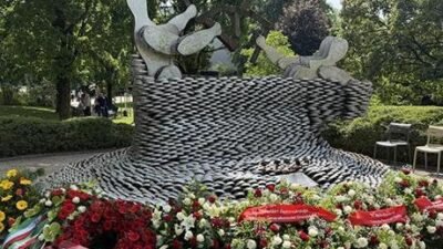 Törenlere, Untere Werner Caddesi üzerindeki evlerinde 33 yıl önce yaşanan
