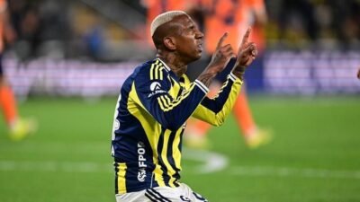 Kaynak:Cnnturk.com Fenerbahçe’nin Brezilyalı yıldızı Anderson Talisca, Fenerbahçe taraftarına teşekkür etti