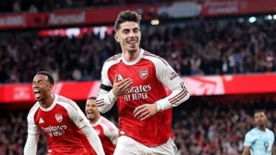 Arsenal şampi… Kaynak:Cnnturk.com İngiltere Premier Lig’in 37’nci haftasında lider Arsenal, sahasında Burnley