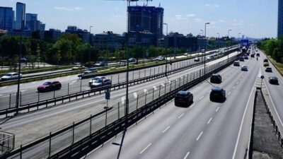 Kaynak:AA Bayram tatili nedeniyle birçok İstanbullunun şehir dışına çıkması, kent
