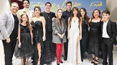 Kaynak:Cnnturk.com Ömrün Sonbaharı filminin yönetmen koltuğunda Gizem Kızıl oturuyor. Filmin