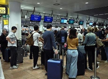 Belçika’nın resmi haber ajansı Belga’ya göre, Belçika İçişleri Bakanı Bernard