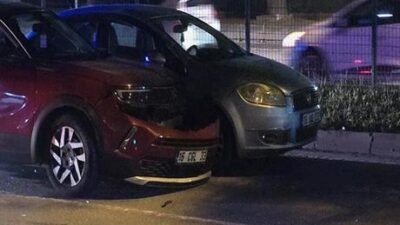 Bursa’da otomobil, kırmızı ışıkta bekleyen otomobile çarptı! 3 yaralı Kaza, saat 23.00 sıralarında Mudanya ilçesi Ömerbey Mahallesi Kantar mevkisinde