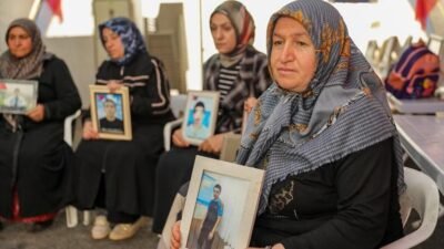 Kaynak:AA Terör örgütü PKK tarafından dağa götürülen evlatlarına kavuşmak isteyen