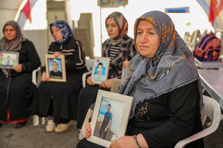 Kaynak:AA Terör örgütü PKK tarafından dağa götürülen evlatlarına kavuşmak isteyen