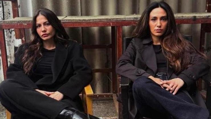 Aytemur, Özdemir’le set arasında çektirdikleri kareyi, ünlü oyuncuyu etiketleyerek “İşimizin