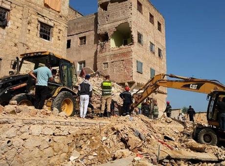 Fas’ta korkunç olay! Dört katlı bina çöktü, çok sayıda ölü var Fas’ın Fes kentinde gece saatlerinde bir bina çöktü. Dört katlı