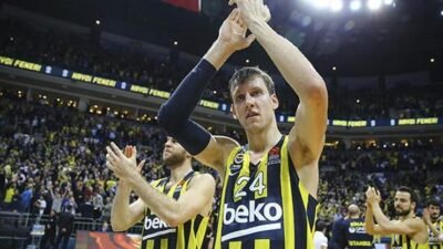 Barcelona formasıyla mücadele eden 36 yaşındaki Vesely, 2025-26 sezonunun sonunda