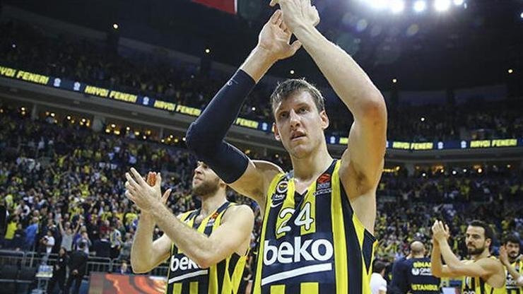 Barcelona formasıyla mücadele eden 36 yaşındaki Vesely, 2025-26 sezonunun sonunda