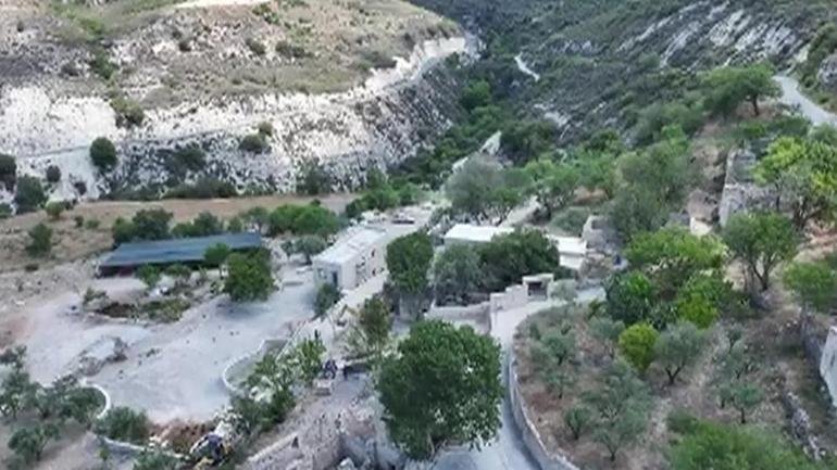 Kaynak:CNN TÜRK ‘Köyümüze sokmuyorlar’ iddiası, gizli gerçeği ortaya çıkardı. Güney