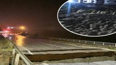 Hatay’da şiddetli sağanak! Köprü çöktü, araçlar sürüklendi Hatay’da akşam saatlerinde etkili olan sağanak nedeniyle Antakya ve Defne