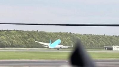 Kaynak:CNN TÜRK Tokyo Narita Havalimanı’na inişe geçen Kore uçağının pilotu,