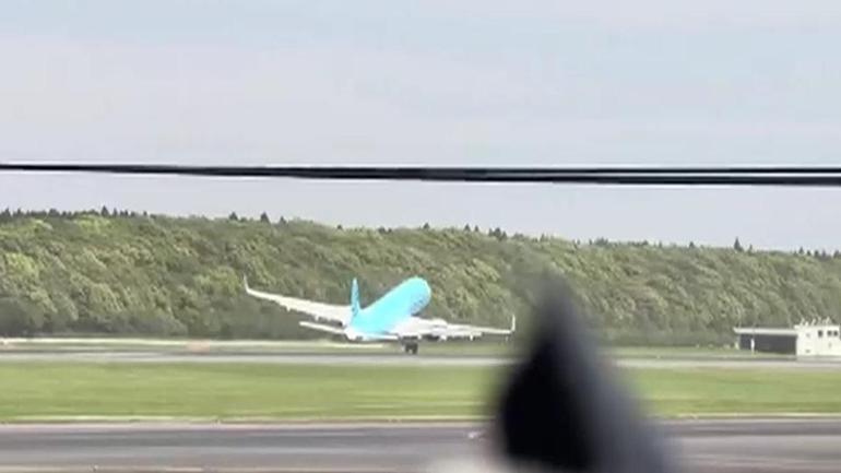 Kaynak:CNN TÜRK Tokyo Narita Havalimanı’na inişe geçen Kore uçağının pilotu,
