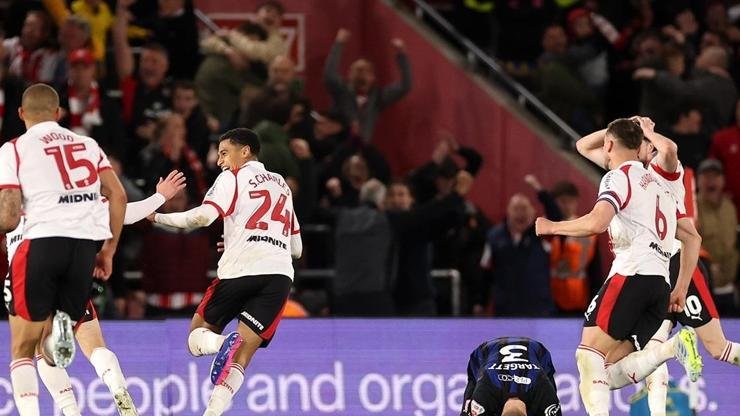 Kaynak:Cnnturk.com İngiltere Championship play-off yarı finalinde uzatmalarda 2-1 mağlup ederek