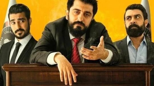 Kaynak:Cnnturk.com İllegal Hayatlar: Meclis filmi hakkında araştırmalar hız kazandı. İllegal