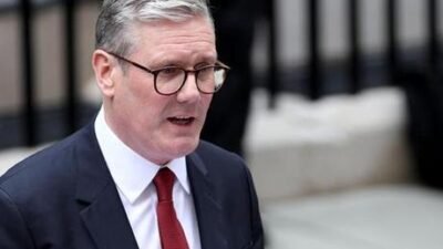 İngiltere Başbakanı Keir Starmer, kendi bakanları ile yaklaşık 90 milletvekilinin