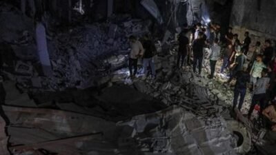 Hastane kaynakları, İsrail ordusunun Gazze kentinin merkezinde bulunan Firas Pazarı