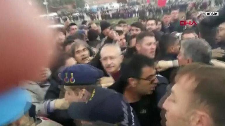 Kaynak:CNN TÜRK Tam 7 yıl önce şehit cenazesinde dönemin CHP