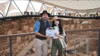İzmir’de çekimleri başlayan “Aşk Tadında” dizisinde Burak Özçivit ve Ceyda