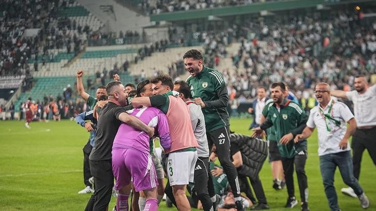 Kaynak:Cnnturk.com 1. Lig play-off etabı Beyaz Grup finalinde Muğlaspor ile