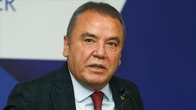 Kaynak: DHA Antalya Büyükşehir Belediyesi‘ne yönelik ‘rüşvet’ ve ‘yolsuzluk’ soruşturması