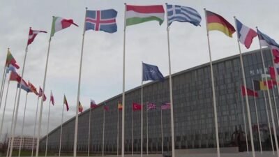 Kaynak:CNN TÜRK Türkiye, 2004 yılında İstanbul’un ev sahipliği yaptığı Liderler