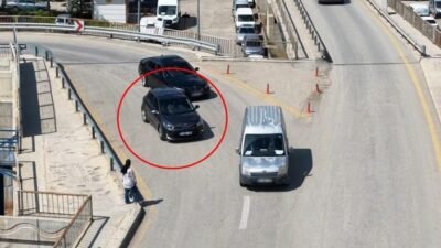 Kaynak: DHA Denetimi fark etti, geri geri manevra yaparak ters