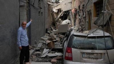 SON DAKİKA… İsrail yine Lübnan’ı vurdu! Hizbullah, Litani’nin kuzeyinde çatışma yaşandığını duyurdu… İran’dan “dolu şarjörle pusudayız” mesajı! İsrail ordusunun Gazze’ye saldırısında Kassam Tugayları komutanlarından Avde’nin öldüğü iddia