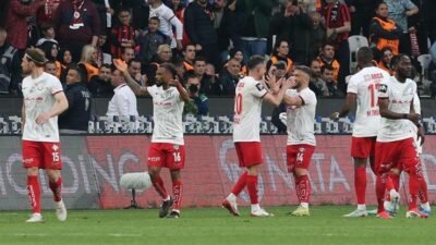 Kaynak:Cnnturk.com Trendyol 1. Lig play-off finalinde Esenler Erokspor ile Arca