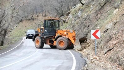 Kaynak:AA Tunceli Valiliğinden yapılan açıklamaya göre, Tunceli-Ovacık kara yolunda genişletme