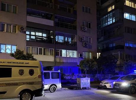 Manavkuyu Mahallesi’ndeki bir apartman dairesinde yaşayan İsmail A. (73) ile