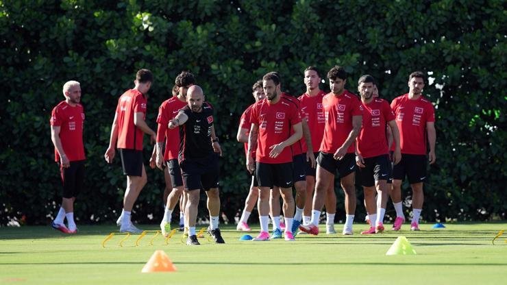 Kaynak: DHA Florida Blue Training Center’da, teknik direktör Vincenzo Montella
