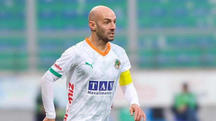 Alanyaspor’da bir dönem sona erdi! Efecan Karaca Kaynak:Cnnturk.com Trendyol Süper Lig ekiplerinden Alanyaspor, 13 yıldır formasını giyen