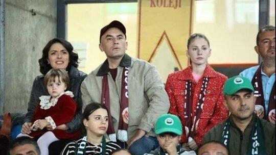 Kaynak:Cnnturk.com Başka Bir Sen filmi hakkında araştırmalar hız kazandı. 2025