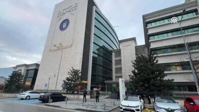 Kaynak:CNN TÜRK Yolsuzluk ve rüşvet iddiasıyla, Bursa Büyükşehir ve Nilüfer