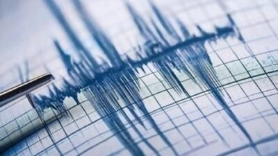 Çin Deprem Ağları Merkezinden (CENC) yapılan açıklamaya göre, gece saatlerinde