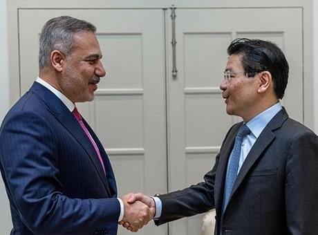 Bakanlığın Nsosyal hesabından yapılan paylaşımda, resmi temaslarda bulunmak üzere Singapur’u