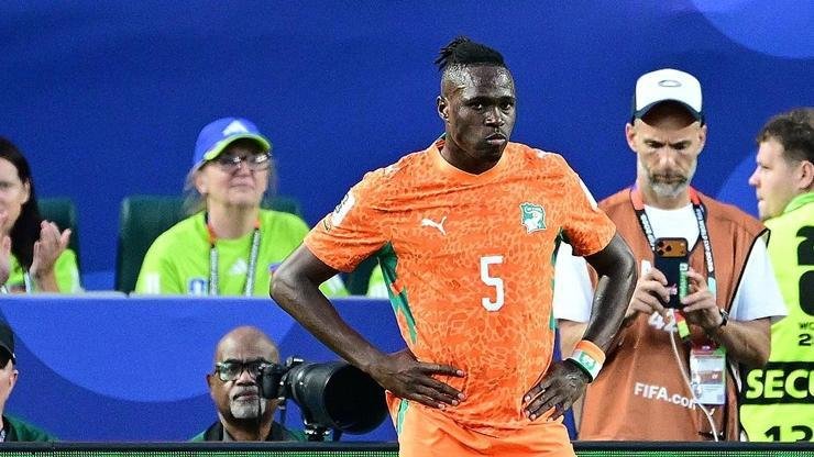 Dünya Kupası’nda sakatlanmıştı! Galatasaray’ın yıldızının son durumu belli oldu Kaynak:Cnnturk.com Galatasaraylı futbolcu Wilfried Singo’nun sağlık durumunu Fildişi Sahili Futbol